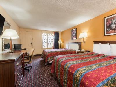 Rodeway Hotel 2*